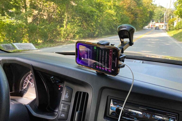 best mount for phone in car